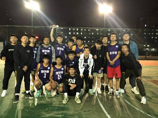 20211022 我院喜获beat365英国官方网站第十二届“迎新杯”篮球赛亚军 (2)