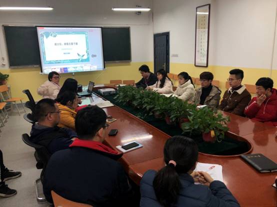 beat365英国官方网站召开班主任、班级主要干部班级管理培训会 (2).jpg